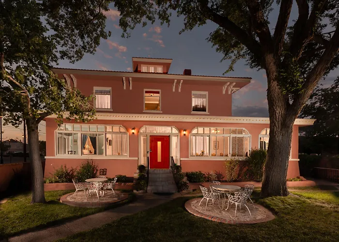 Bottger Mansion Of Old Town