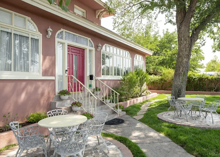 Bottger Mansion Of Old Town